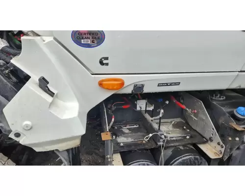 International LT625 Cowl