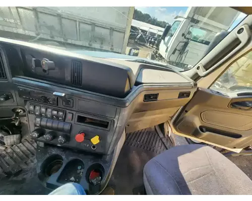 International LT625 Dash Assembly
