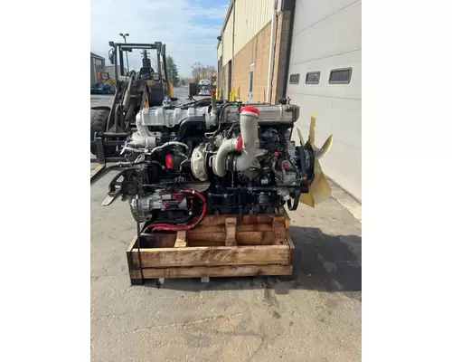 International LT625 Engine Assembly