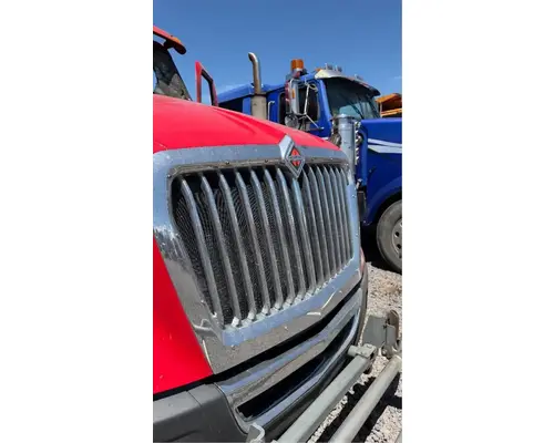 International LT625 Grille