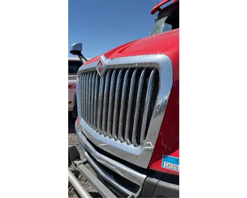 International LT625 Grille