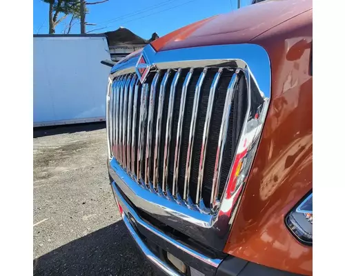 International LT625 Grille
