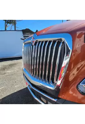 International LT625 Grille
