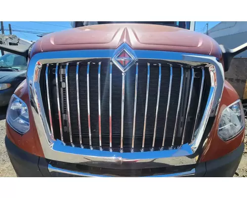 International LT625 Grille