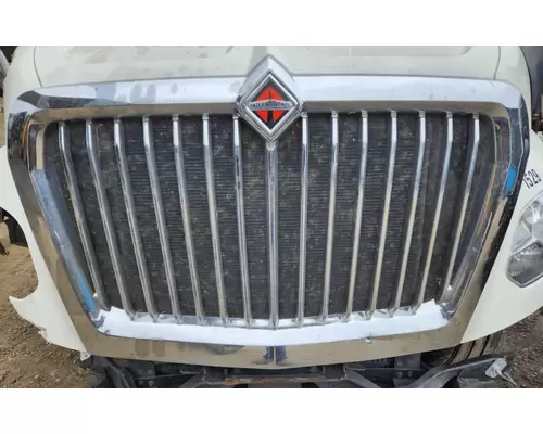 International LT625 Grille