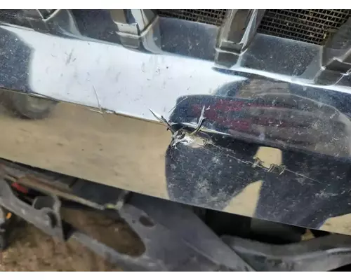 International LT625 Grille