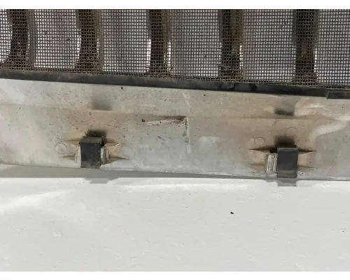 International LT625 Grille