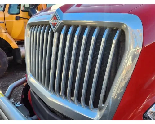 International LT625 Grille