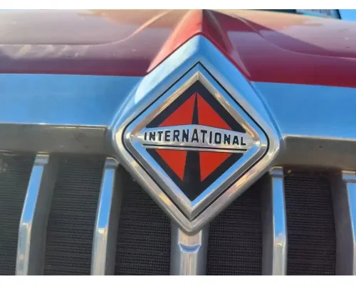 International LT625 Grille