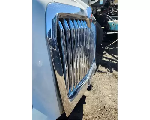 International LT625 Grille