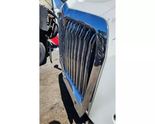 International LT625 Grille