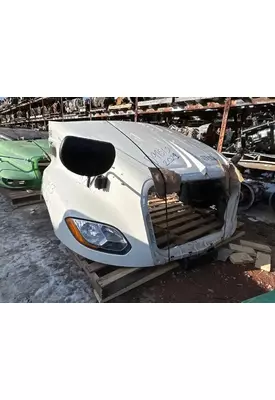 International LT625 Hood