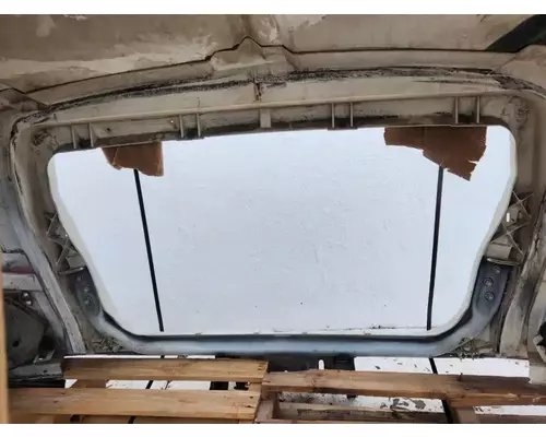 International LT625 Hood
