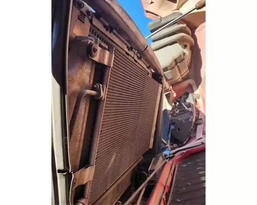 International LT625 Intercooler