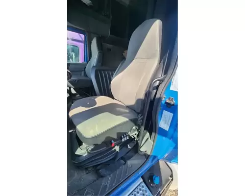 International LT625 Seat, Front