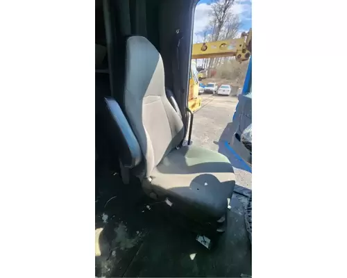 International LT625 Seat, Front