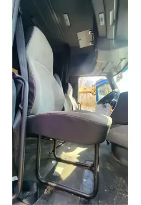 International LT625 Seat, Front
