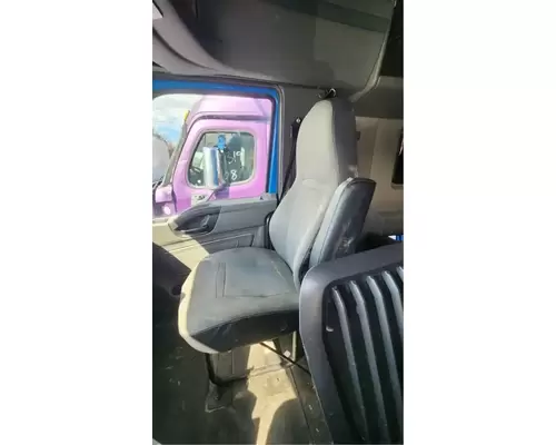 International LT625 Seat, Front