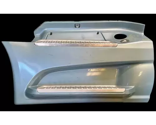 International LT625 Side Fairing
