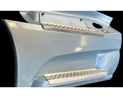 International LT625 Side Fairing
