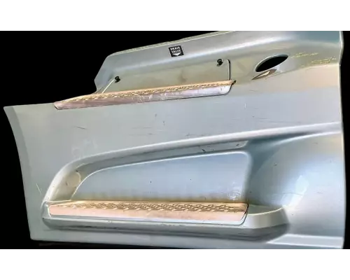 International LT625 Side Fairing