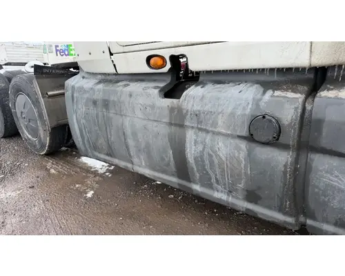 International LT625 Side Fairing