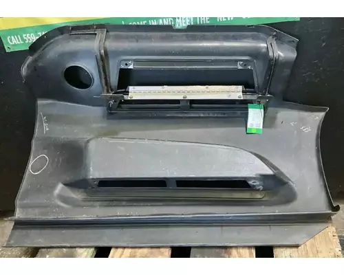 International LT625 Side Fairing