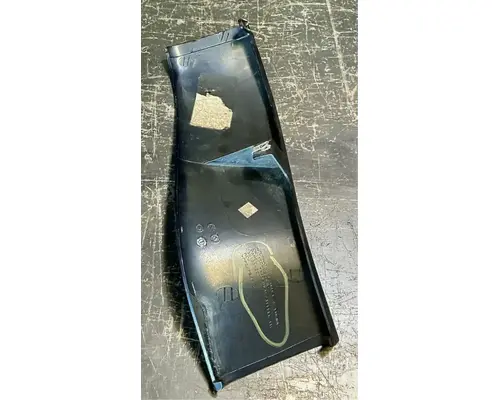 International LT625 Skirt