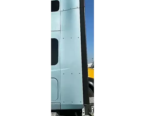 International LT625 Sleeper Fairing