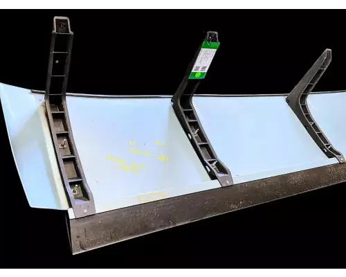International LT625 Sleeper Fairing