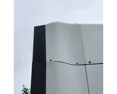 International LT625 Sleeper Fairing