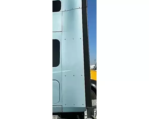 International LT625 Sleeper Fairing