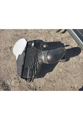 International LT62F Air Cleaner