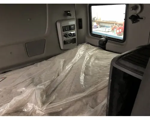 International LT Parts Unit
