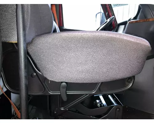 International LT Seat (Air Ride Seat)