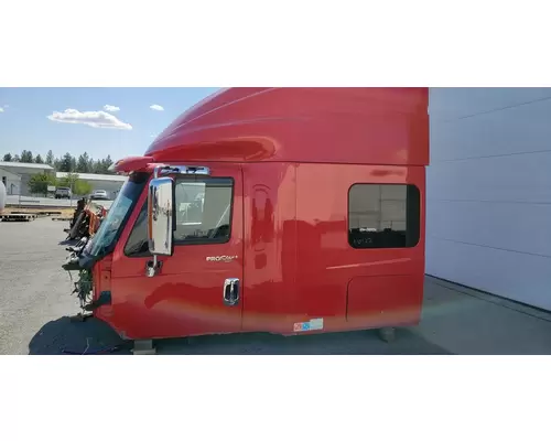 Cab INTERNATIONAL LF687 High Mountain Horsepower