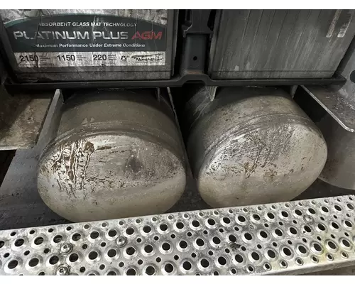 Air Tank INTERNATIONAL LONESTAR Dutchers Inc   Heavy Truck Div  Ny