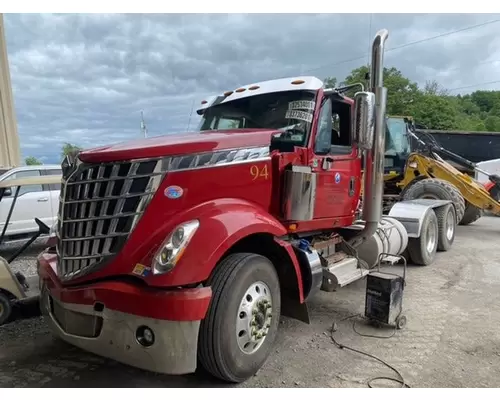 Complete Vehicle INTERNATIONAL LONESTAR Dutchers Inc   Heavy Truck Div  Ny