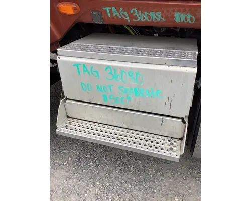 Battery Box INTERNATIONAL LT625 Hagerman Inc.