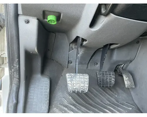 Brake / Clutch Pedal Box INTERNATIONAL LT625 Geco - Fresno