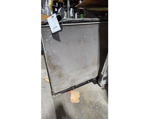 Radiator INTERNATIONAL LT625 K &amp; R Truck Sales, Inc.