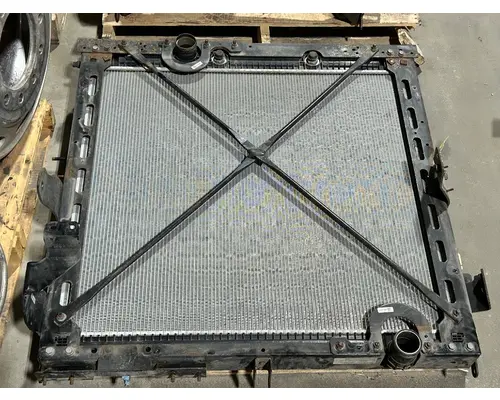 Radiator INTERNATIONAL LT625 K &amp; R Truck Sales, Inc.
