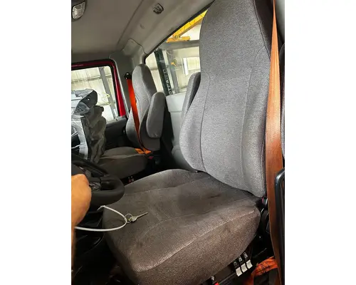 Seat, Front INTERNATIONAL LT625 Dutchers Inc   Heavy Truck Div  Ny