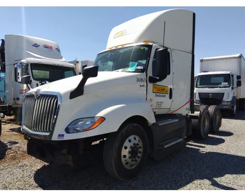 Cab INTERNATIONAL LT LKQ Heavy Truck Maryland