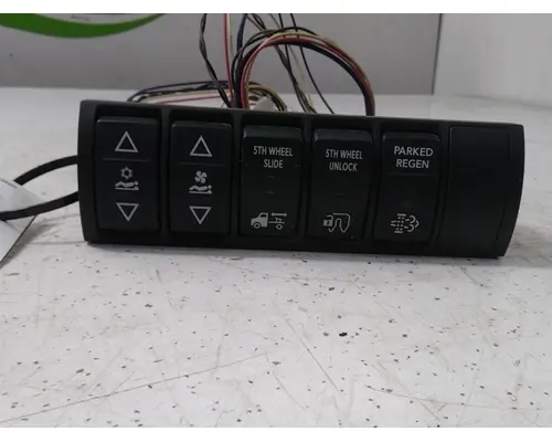 Dash / Console Switch INTERNATIONAL LT K &amp; R Truck Sales, Inc.