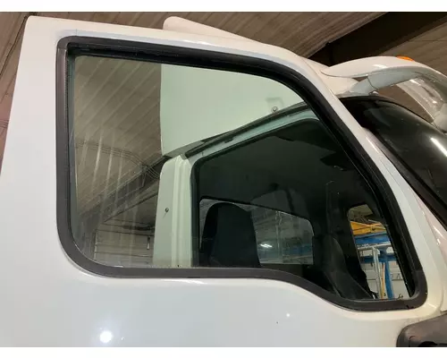 Door Glass, Front International LT Vander Haags Inc Sf