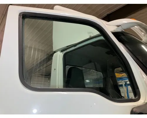 Door Glass, Front International LT Vander Haags Inc Sf