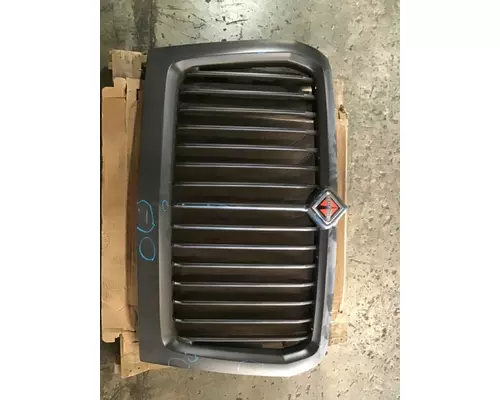 Grille INTERNATIONAL LT Marshfield Transportation Products