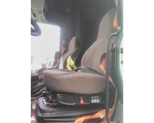 Seat, Front INTERNATIONAL LT LKQ Evans Heavy Truck Parts