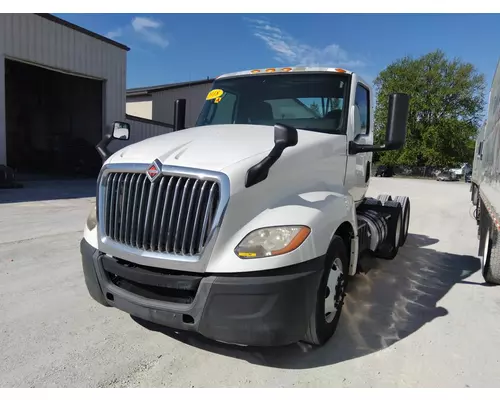 Complete Vehicle INTERNATIONAL LT LKQ Thompson Motors - Wykoff
